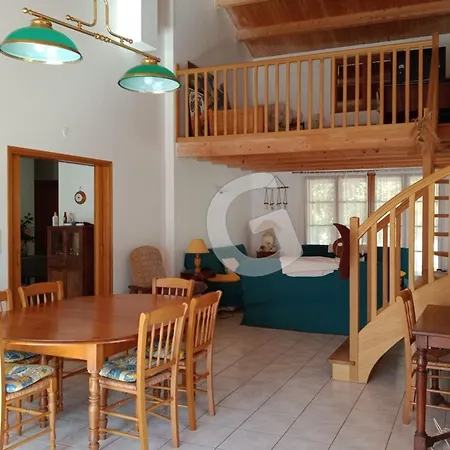 Nyaraló Maison A Avec Piscine Chauffee, Proche - Fr-1-194-364 *