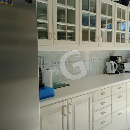 Maison A Avec Piscine Chauffee, Proche - Fr-1-194-364