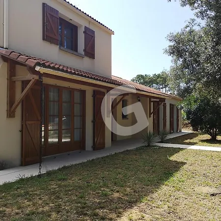 Maison A Avec Piscine Chauffee, Proche - Fr-1-194-364 *