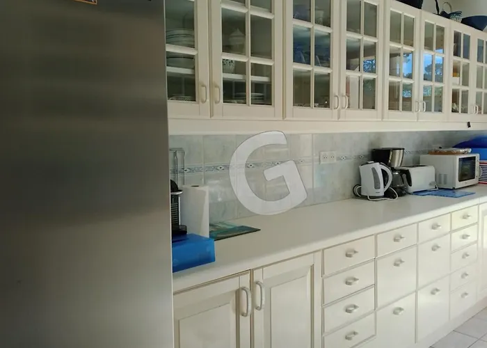 Maison A Avec Piscine Chauffee, Proche - Fr-1-194-364