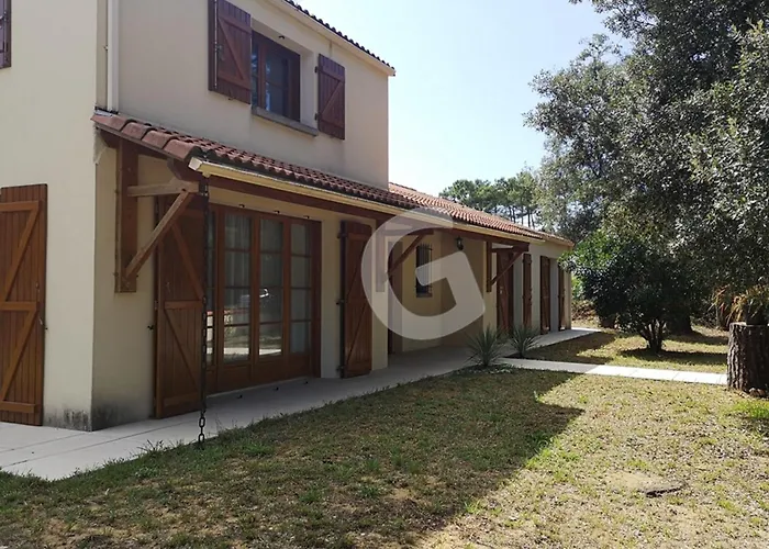 Maison A Avec Piscine Chauffee, Proche - Fr-1-194-364 *